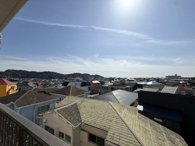 海見え！メガロン逗子4階　バルコニーから相模湾を臨む（天候により）の展望|逗子海岸の花火鑑賞