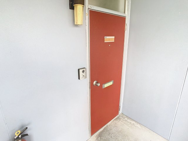 レジデンスピーコックの玄関