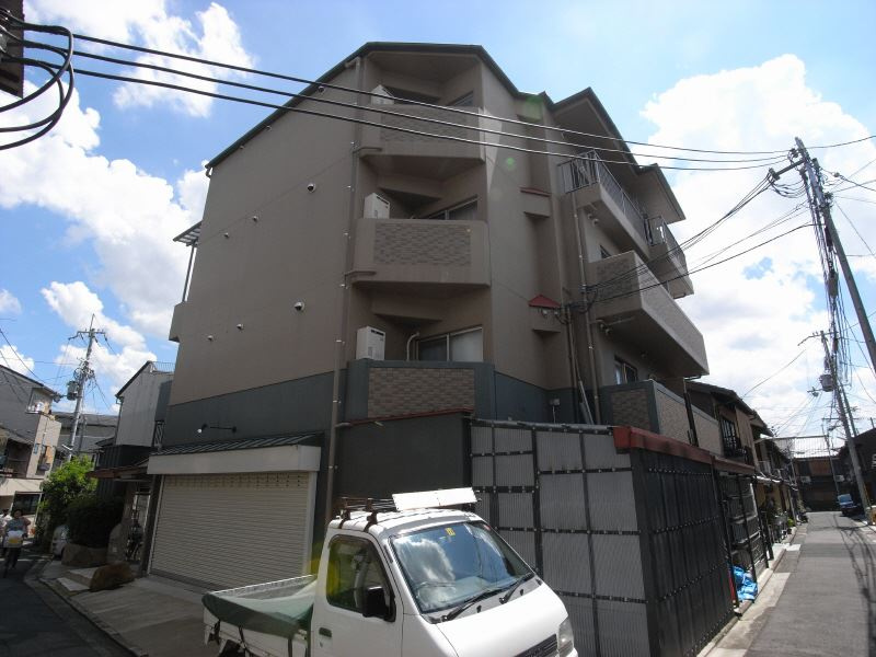 グランアクシア舟岡の外観