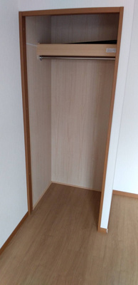 【収納】 | フィオ-レ西新 | 別号室の写真になります。現況優先。