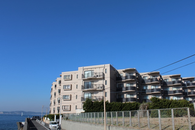 海見え！マイキャッスル葉山　3階　室内から相模湾を臨む　の外観