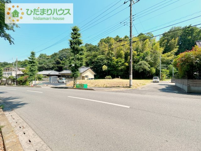 日立市諏訪町5丁目　売地の前面道路含む現地写真|北側に約12.8ｍ、西側に約4.5ｍ前面道路ございます。