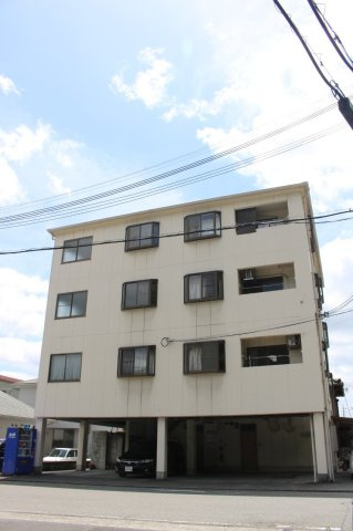 和歌山市毛見のアパートの外観