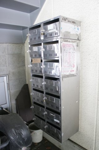 和歌山市毛見のアパートのエントランス
