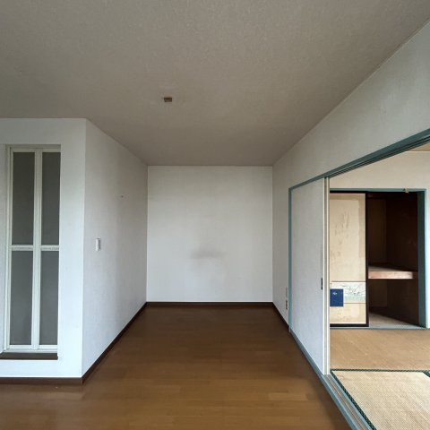 森口ビルの居間・リビング