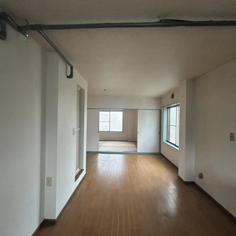 森口ビルの居間・リビング