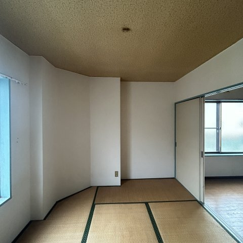森口ビルの内装