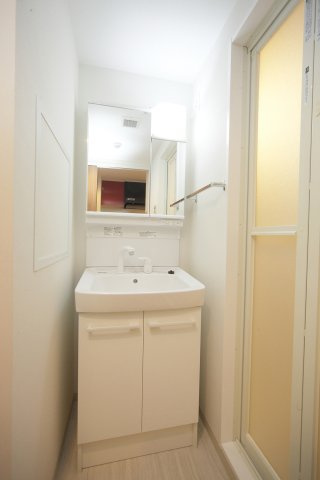 アコリエンテ一条の洗面所|206号室