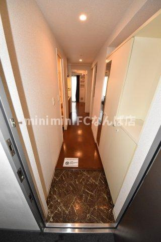 ウォブ本町ウエストの玄関