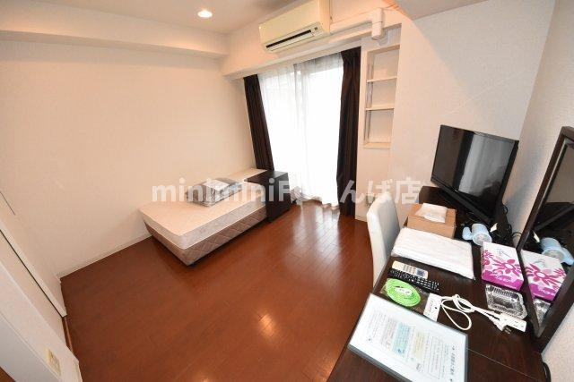 ウォブ本町ウエストの居間・リビング