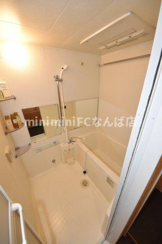 ウォブ本町ウエストの浴室