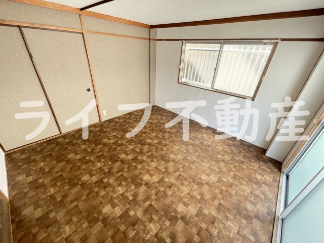 ハイツ夕佳の洋室|使い勝手のいい洋室です