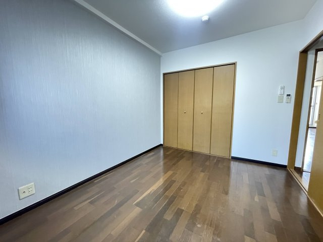 昭島市中神町の賃貸マンションの居間・リビング