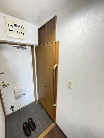 昭島市中神町の賃貸マンションの玄関