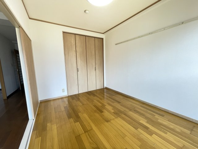 昭島市中神町の賃貸マンションの居間・リビング