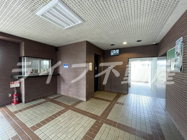 デュエリングナガトのエントランス|落ち着いたエントランスです