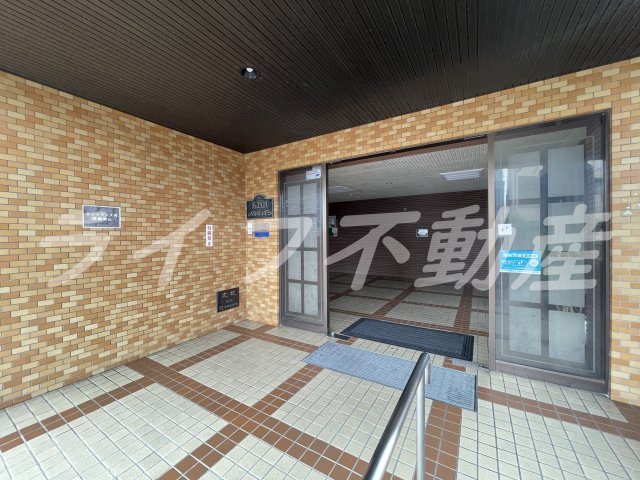 デュエリングナガトのエントランス|エントランスです