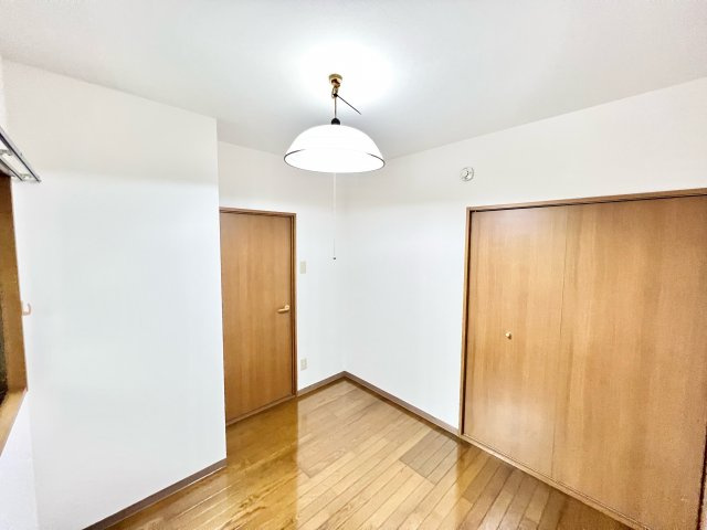 フィオーレ栗の葉の洋室|個人の部屋や寝室として使える洋室です