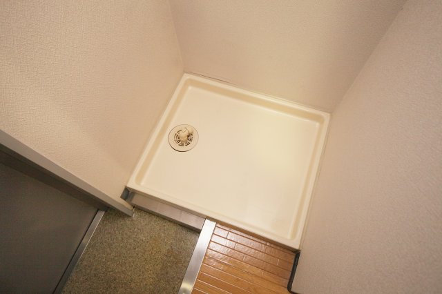 アブレスト西大路町の設備|洗濯機置場
