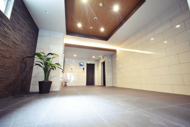 Warm天下茶屋のロビー