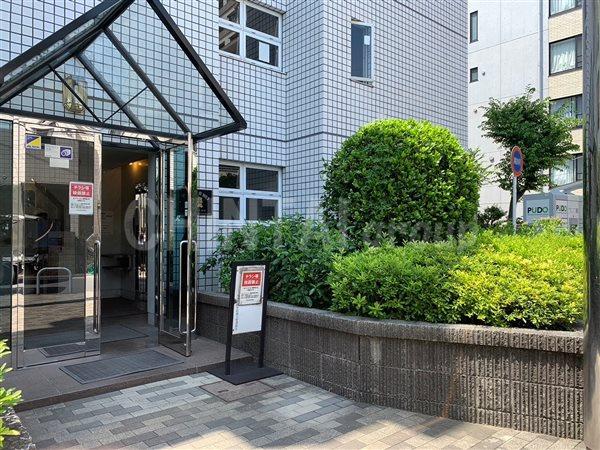 TOP明大前　第3のエントランス