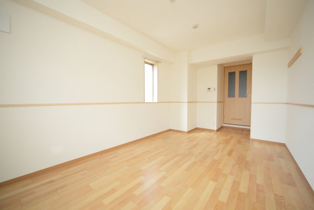 サンライズ鞍馬口の居間・リビング|303号室