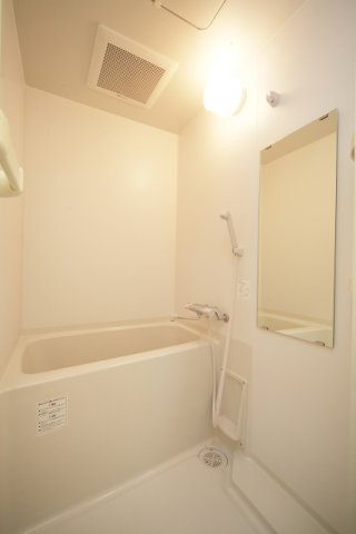 サンライズ鞍馬口の浴室