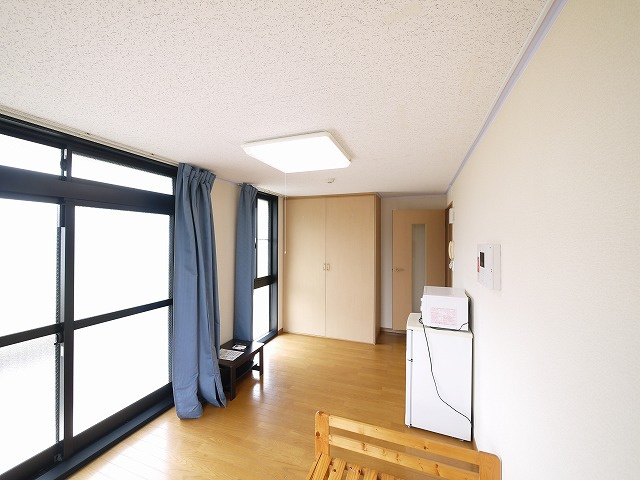 レオパレス大陽弐番館の居間・リビング