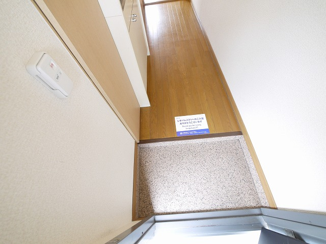 レオパレス大陽弐番館の玄関