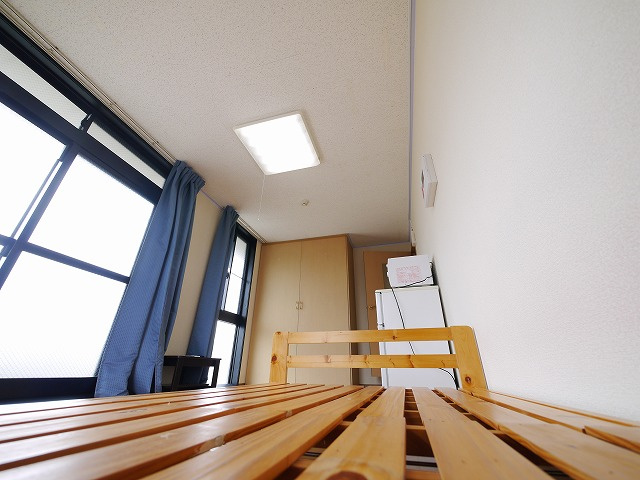 レオパレス大陽弐番館の洋室