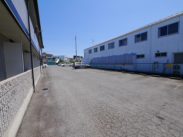 レオパレス大陽弐番館の駐車場