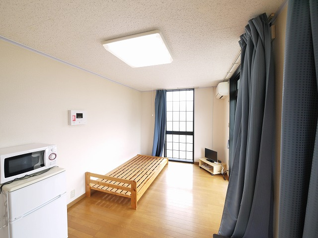 レオパレス大陽弐番館の寝室