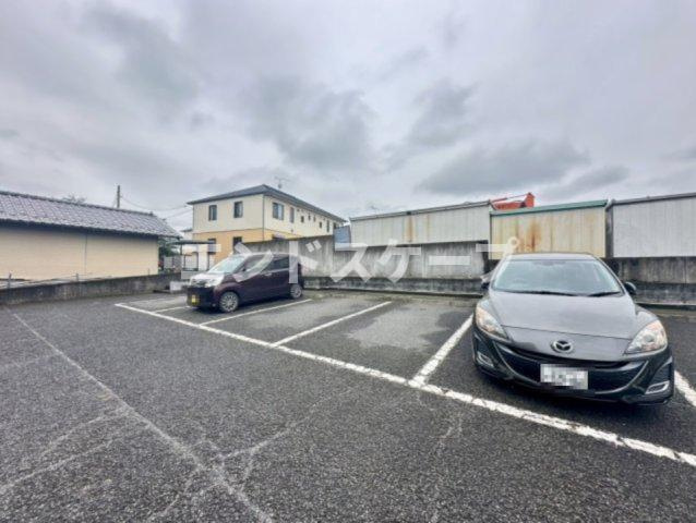 三宮ヒルズBの駐車場|高崎、前橋のお部屋探しはエンドスケープまで！お客様の理想お聞かせ下さい♪