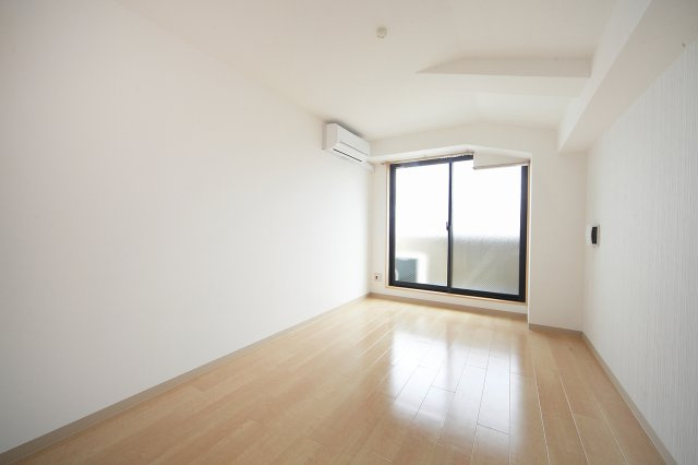 LA SPERANZA33の居間・リビング|301号室