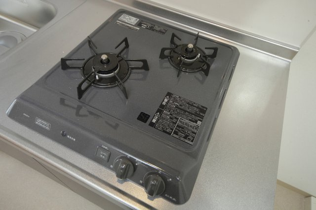 LA SPERANZA33のキッチン|ガスコンロ２口