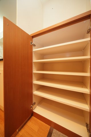 アヴァンツァーレ京都の収納|シューズケース