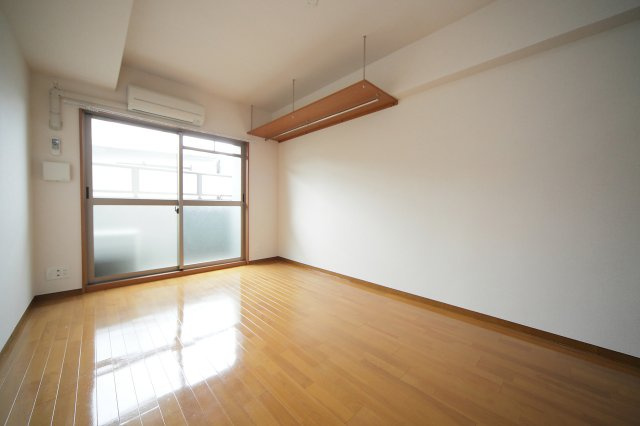 アヴァンツァーレ京都の居間・リビング