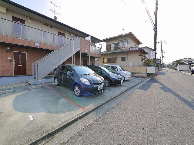 ドルフ Ⅰの駐車場|駐輪場です