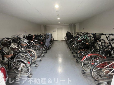 【その他共用部分】 | プレミアステージ本所吾妻橋 | 駐輪場は屋内にあります