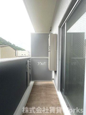K-クレスト西新町のバルコニー|外からの目が気にならないバルコニーで洗濯物が干せます