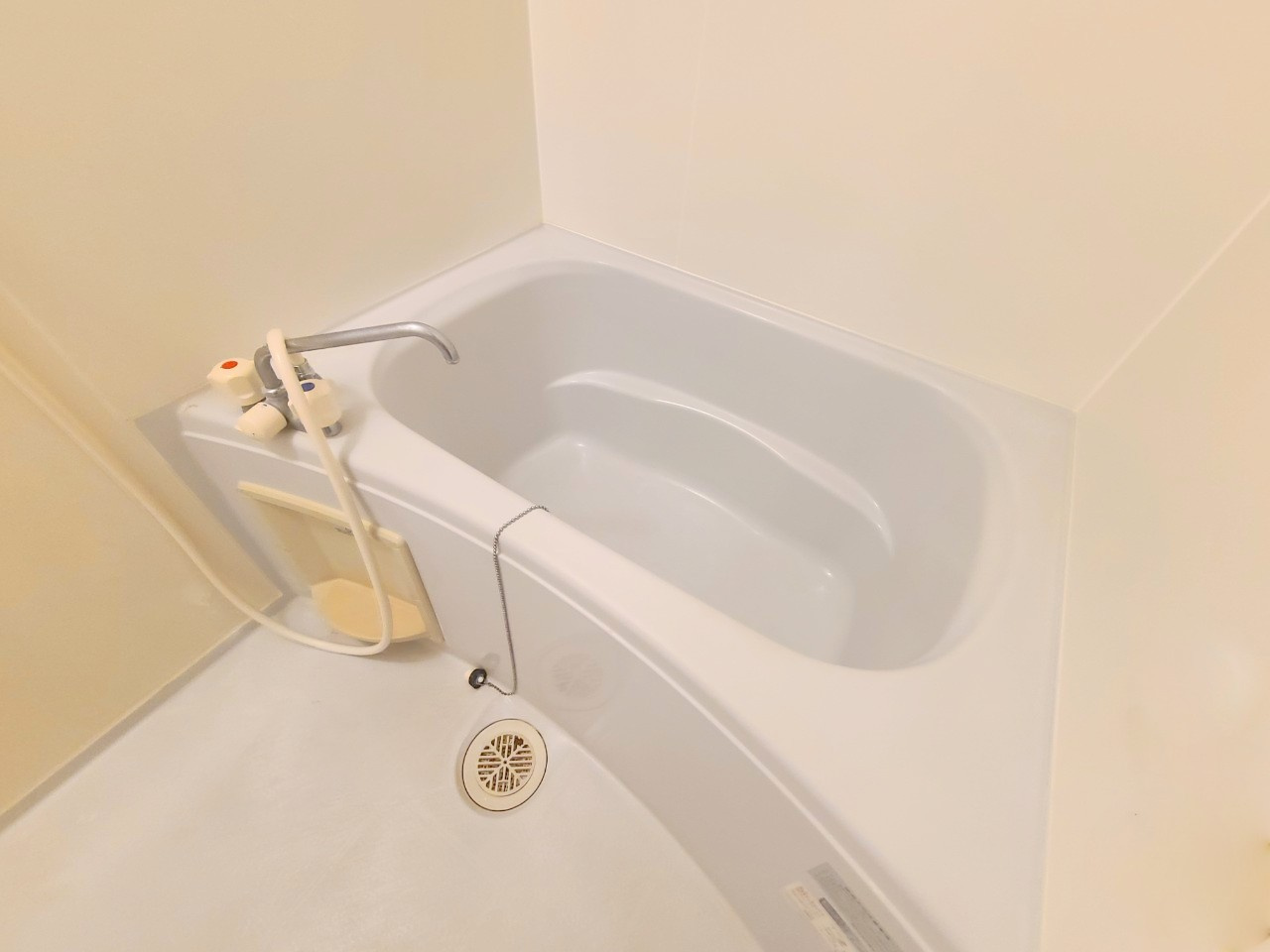 レオパレス上田原の浴室