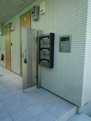 オートロック付きです