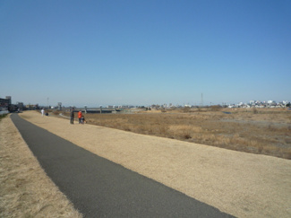 多摩川河川敷まで210ｍ
