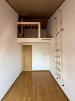 【洋室】 | 5帖洋室です！ロフトがございます！