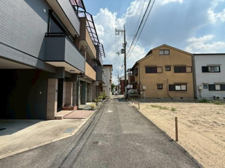 【前面道路含む現地写真】