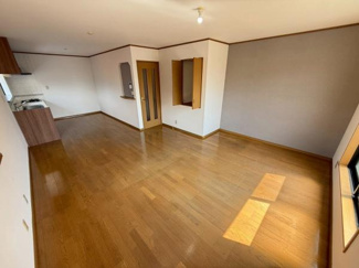 【居間・リビング】 | 17.5帖のLDKはご家族みんなでゆったりとくつろげる広さ！