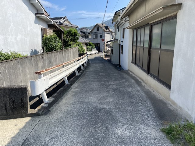 【前面道路含む現地写真】 | 呉市広白石　広々64坪！