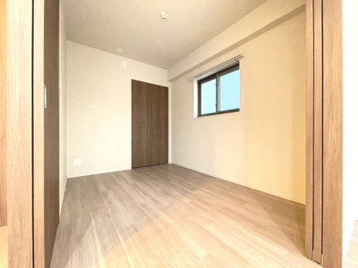 【洋室】 | エスリード箕面船場阪大前