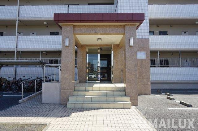 菊池郡菊陽町光の森７丁目の賃貸マンションのエントランス