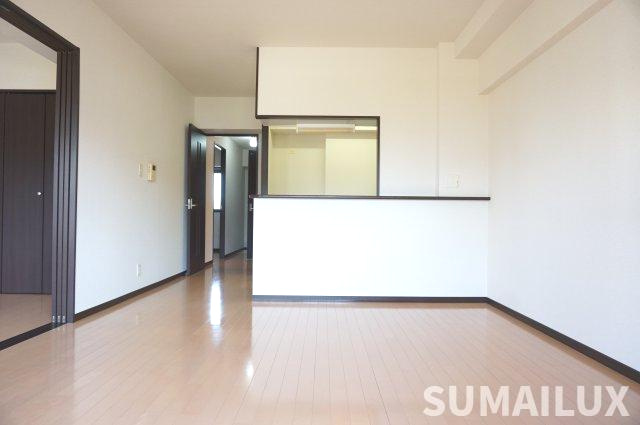 菊池郡菊陽町光の森７丁目の賃貸マンションの居間・リビング